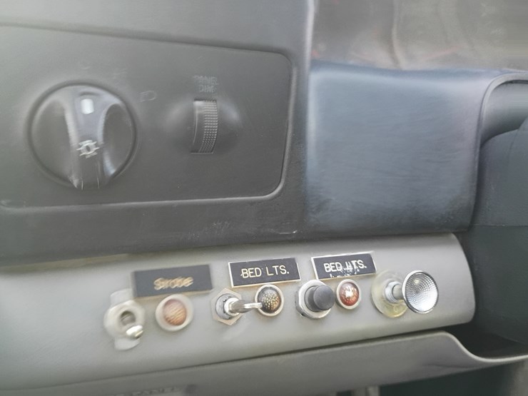 2005-ford-f750-image-64