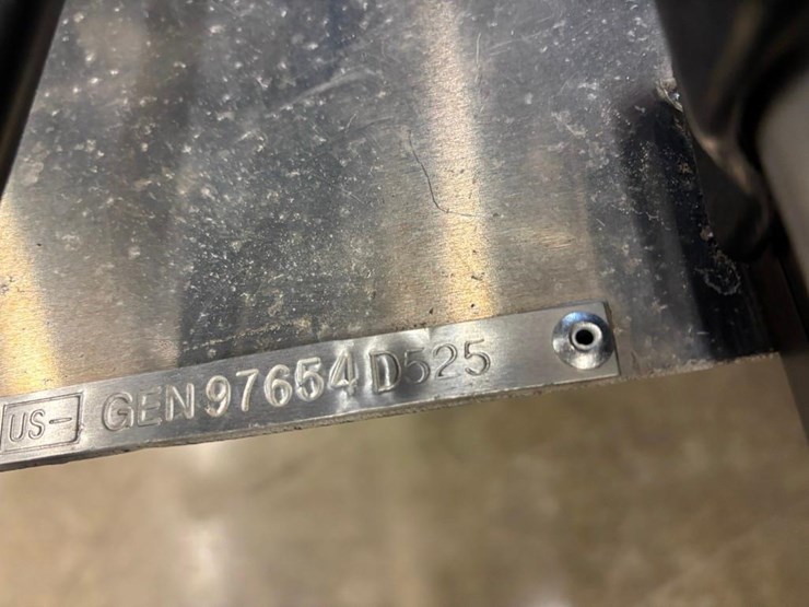 2025-g3-suncatcher-select-20rc-pontoon-image-38