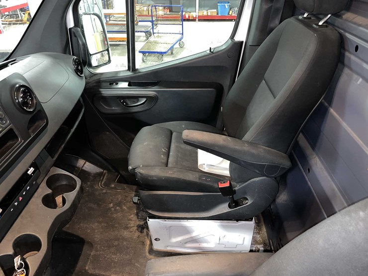 #1450-•-2019-mercedes-sprinter-van-(has-wi-title)-(of)-image-26