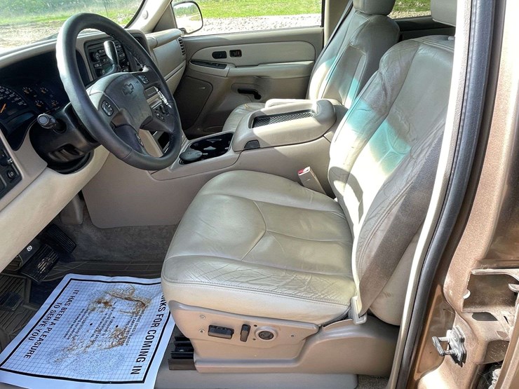 2003-chevrolet-tahoe-lt-image-10