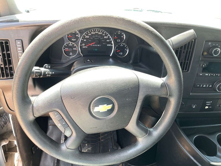 2018-chevrolet-express-2500-image-12