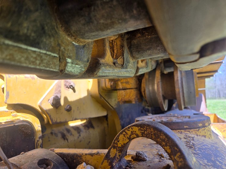 2014-caterpillar-953d-image-78