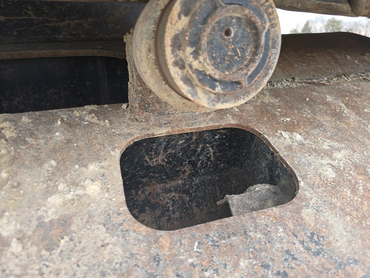 2014-deere-160g-lc-image-51