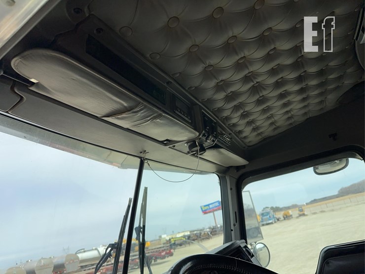 2005-kenworth-t800-image-58