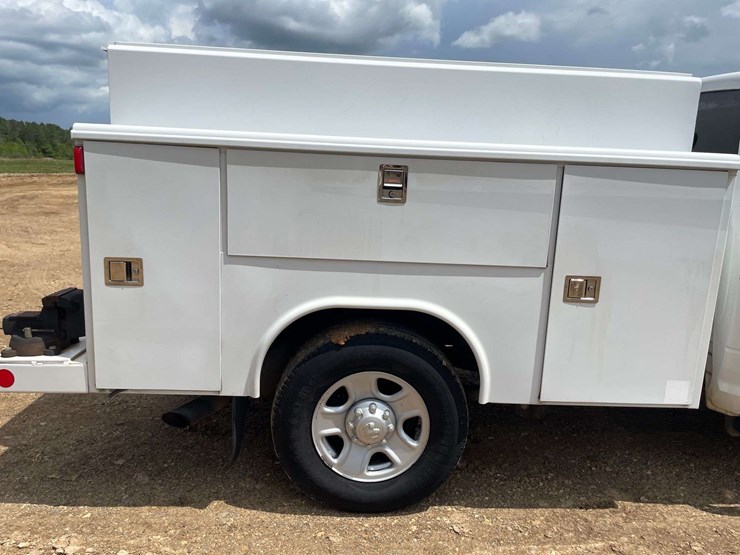 2015-dodge-ram-2500-image-17