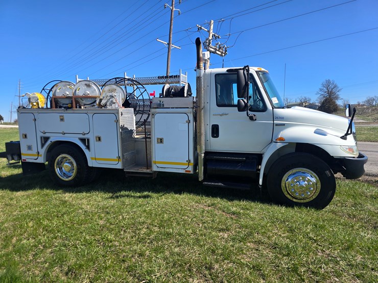 2008-international-durastar-4300-image-17