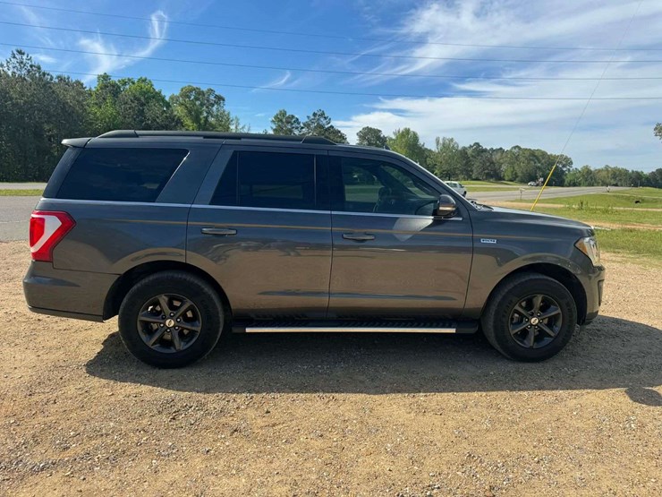 2018-ford-expedition-xlt-image-8