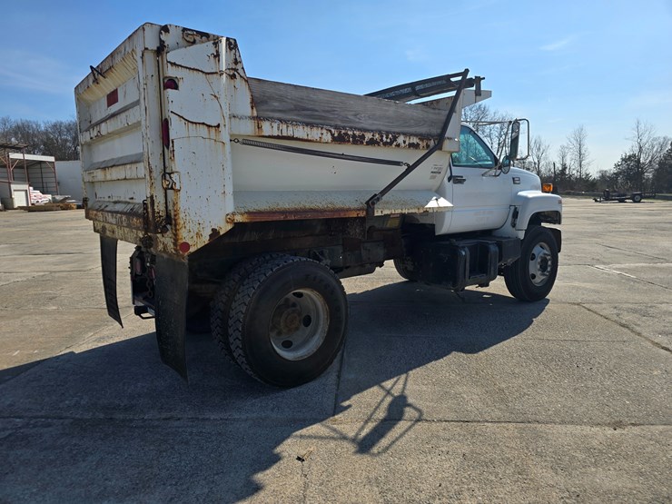 #22520-•-2002-gmc-c7500-dump-truck-image-13