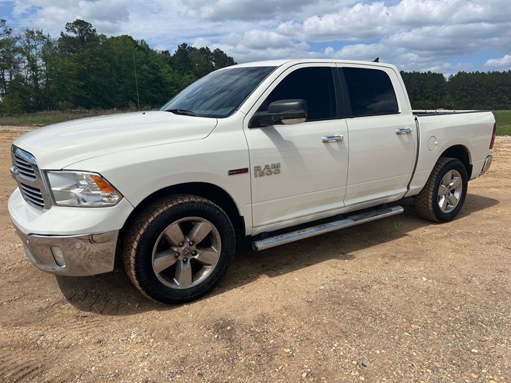 2016-dodge-ram-1500-image-1