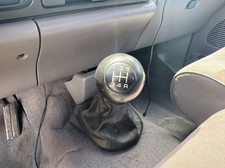 1996-dodge-ram-2500-image-14