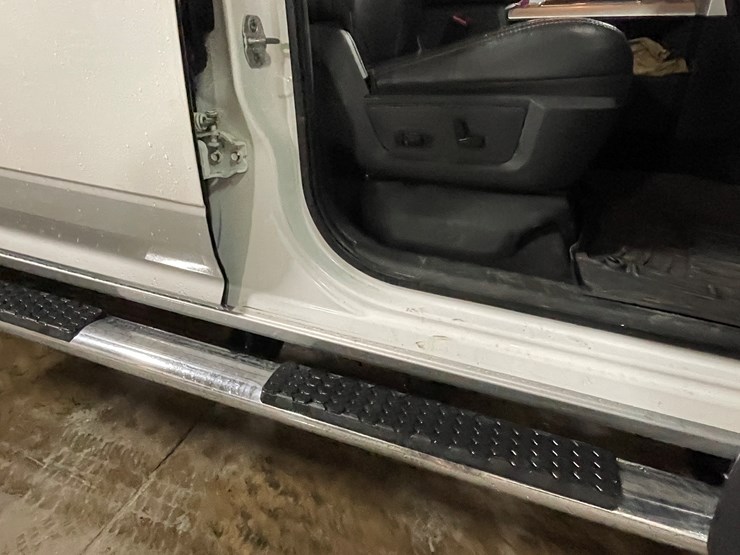 2012-dodge-3500-image-34