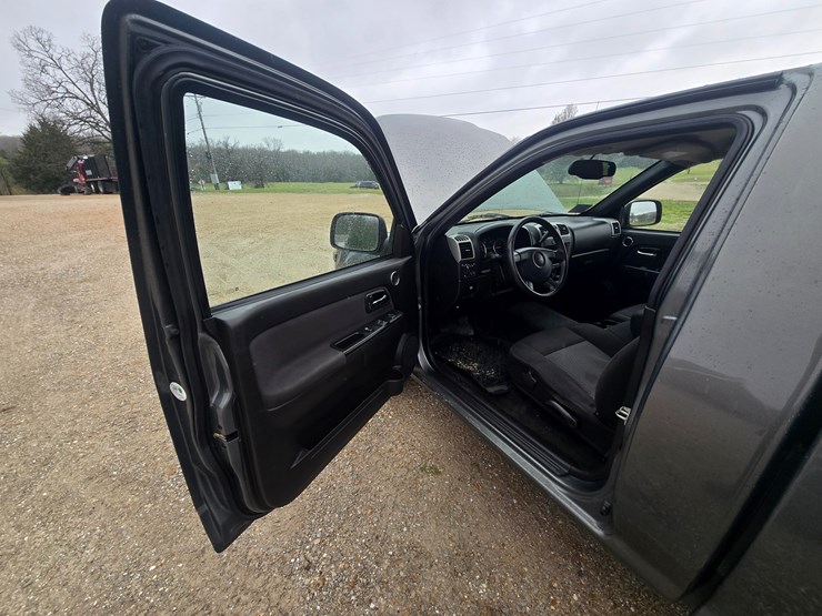 2011-chevrolet-colorado-image-28