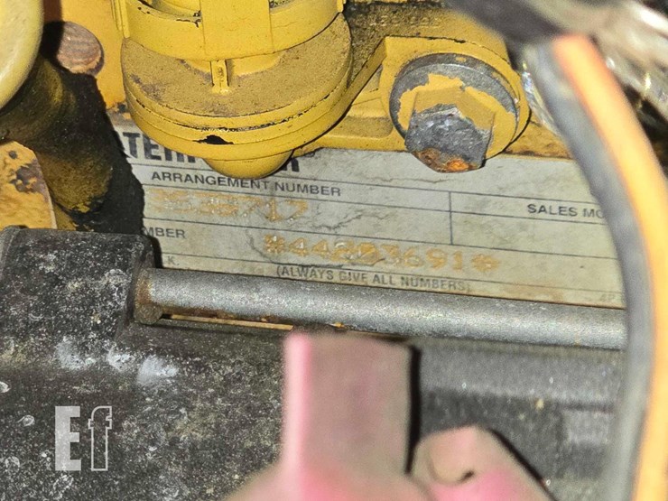 2014-caterpillar-tl1055c-image-23