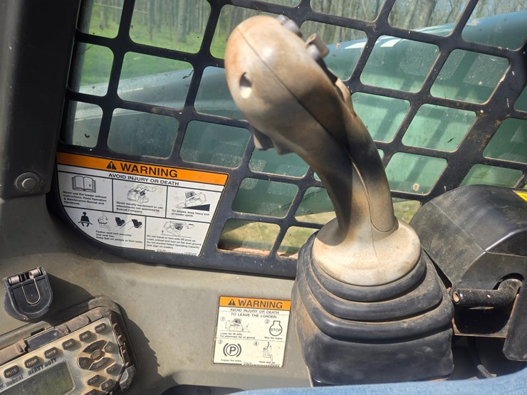 2010-bobcat-t650-image-38