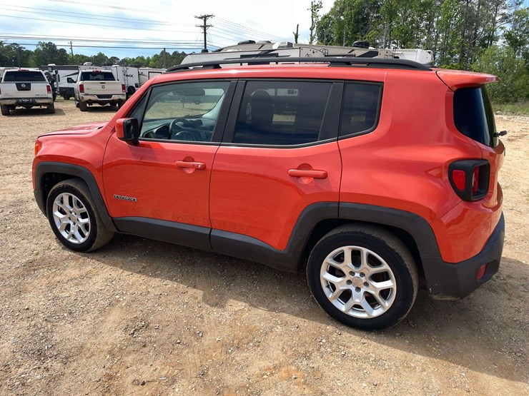 2015-jeep-renegade-image-2