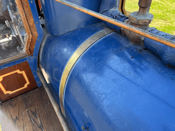 frick-steam-locomotive-with-track-image-95