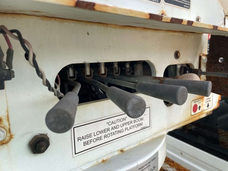 2013-international-durastar-4300-image-16