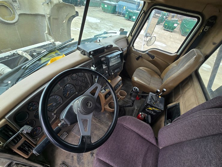 #22590-•-2007-mack-cv713-granite-roll-off-truck-image-44