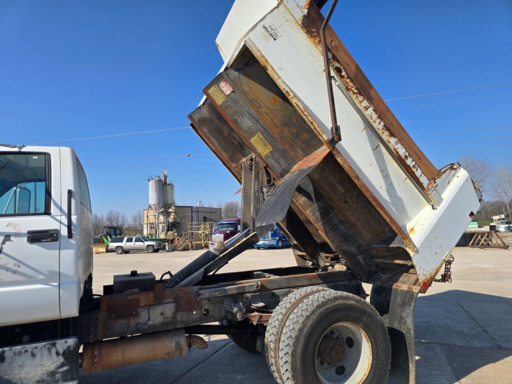 #22520-•-2002-gmc-c7500-dump-truck-image-50