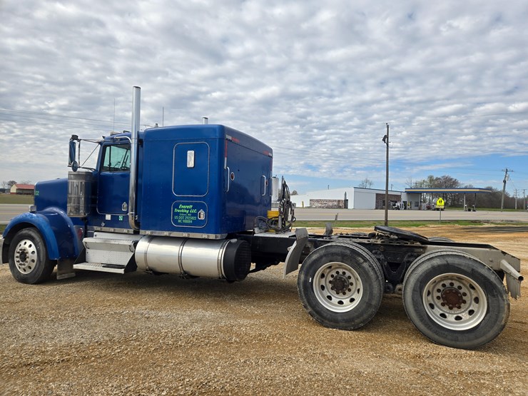 1999-kenworth-w900-image-10