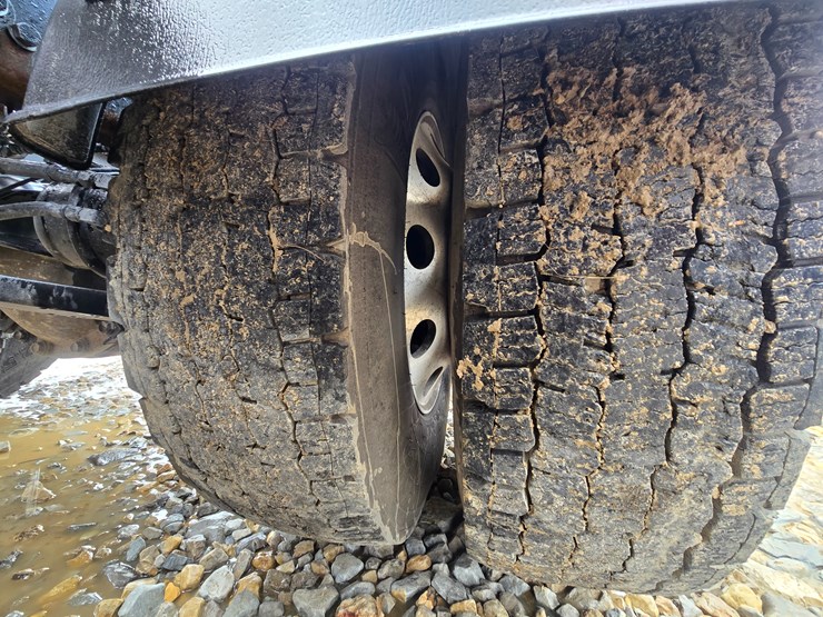 2017-western-star-5700xe-image-108