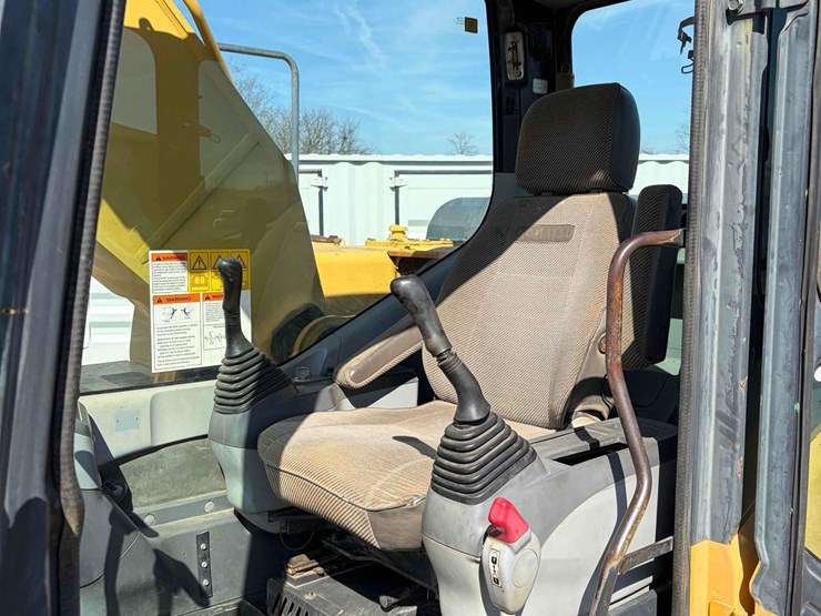 komatsu-pc200-lc-7-image-15