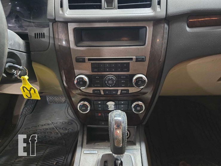 2010-ford-fusion-image-13