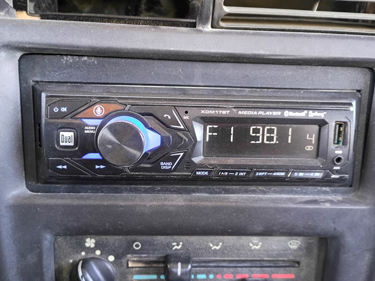 1997-jeep-wrangler-image-43