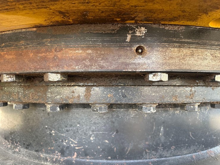 2019-deere-345g-lc-image-32