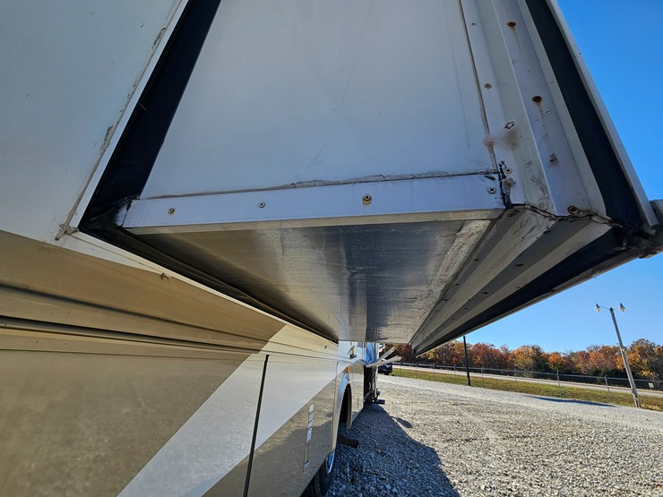 #22198-•-2007-georgie-boy-landau-motorhome-image-90