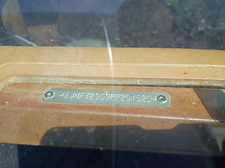 1993-jeep-wrangler-image-35