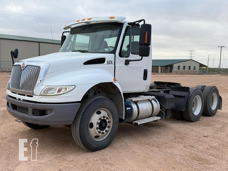 2018-international-durastar-4400-image-2