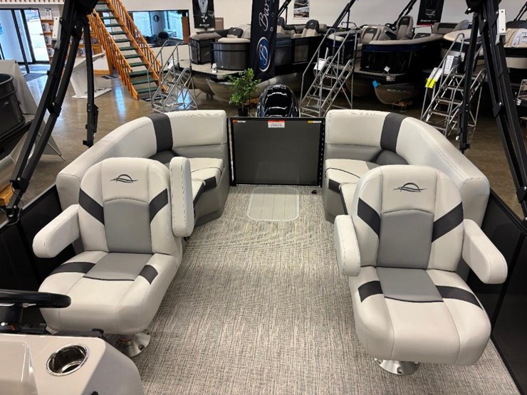 2025-g3-suncatcher-select-20rc-pontoon-image-31