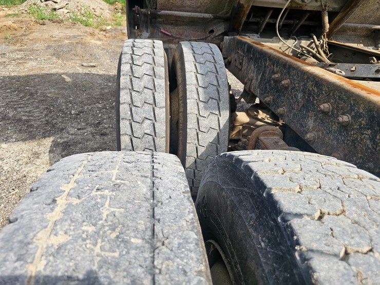 1998-mack-rd688s-image-101