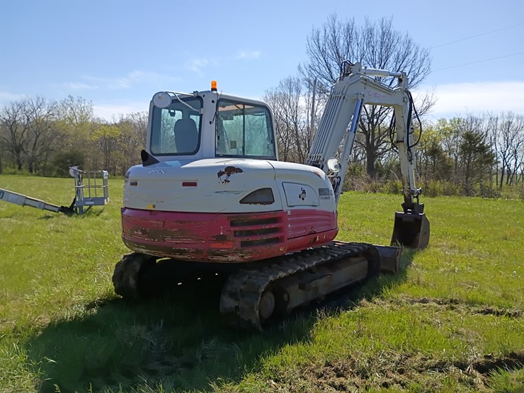 2011-takeuchi-tb285-image-9
