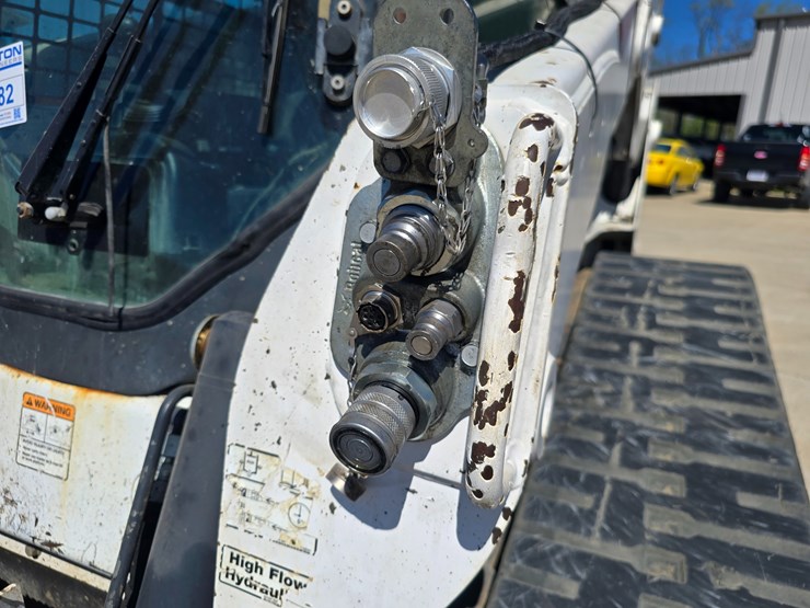 2020-bobcat-t770-image-18