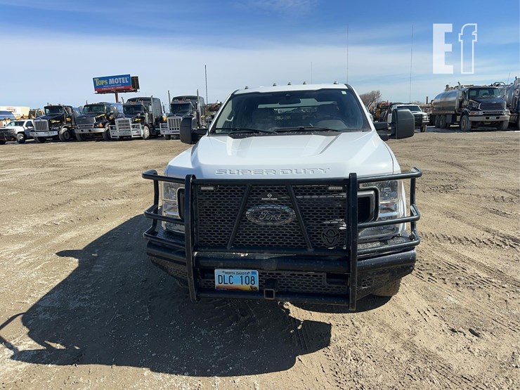 2021-ford-f350-xl-image-2