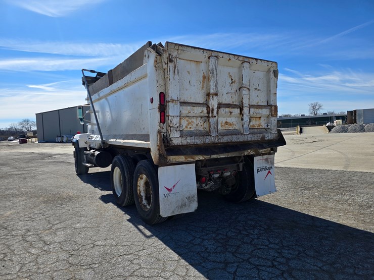 2001-mack-rd688s-image-11