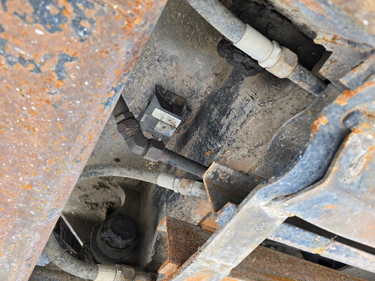 #22591-•-2007-mack-cv713-granite-roll-off-truck-image-87