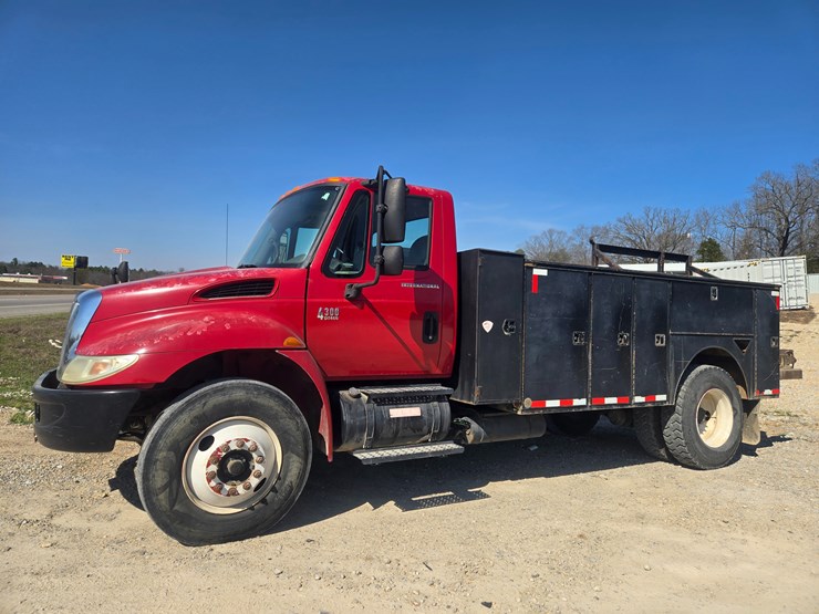 2007-international-durastar-4300-image-5