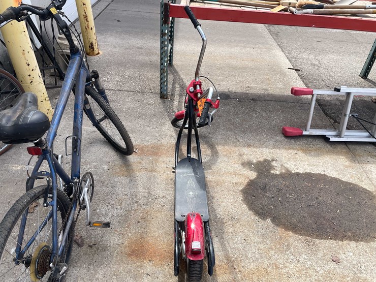 #7069-•-schwinn-scooter-(o4)-image-3