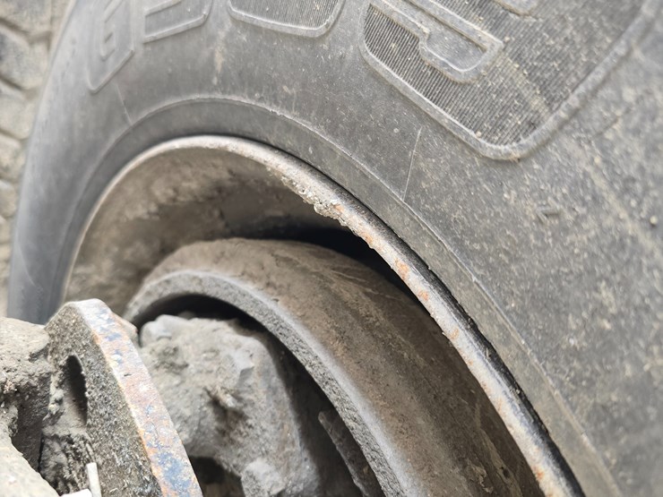 #22591-•-2007-mack-cv713-granite-roll-off-truck-image-97