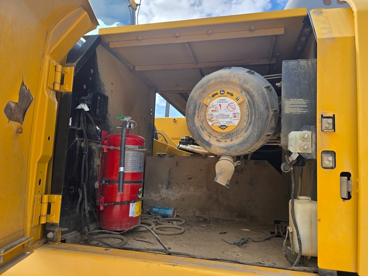 2007-deere-350d-lc-image-57