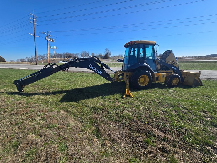 2015-deere-410l-image-70