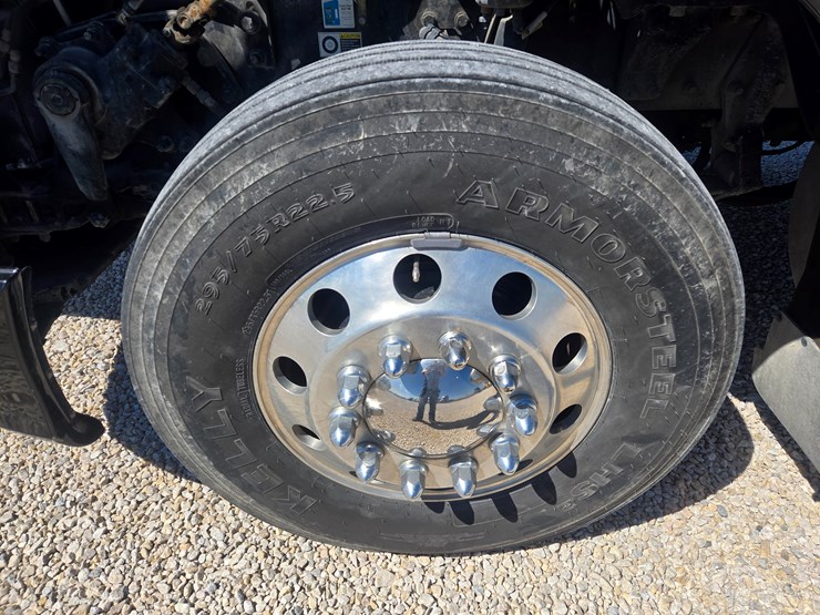 2016-peterbilt-579-image-86