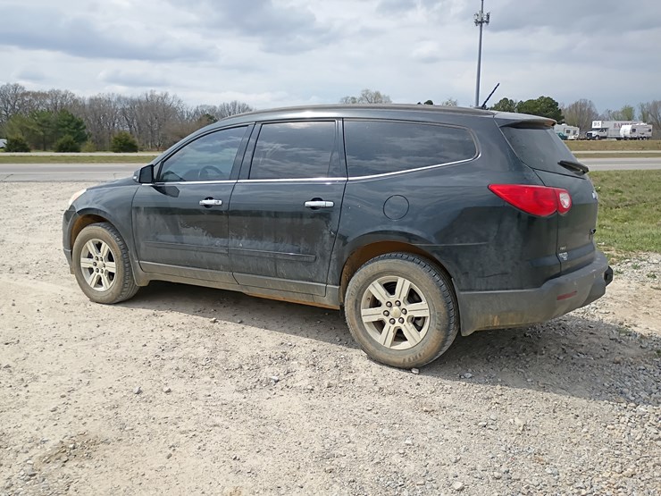 2011-chevrolet-traverse-image-4
