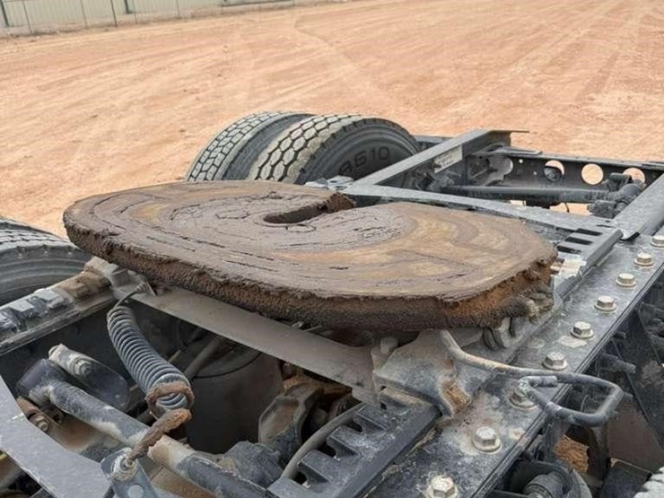 2018-international-durastar-4400-image-11