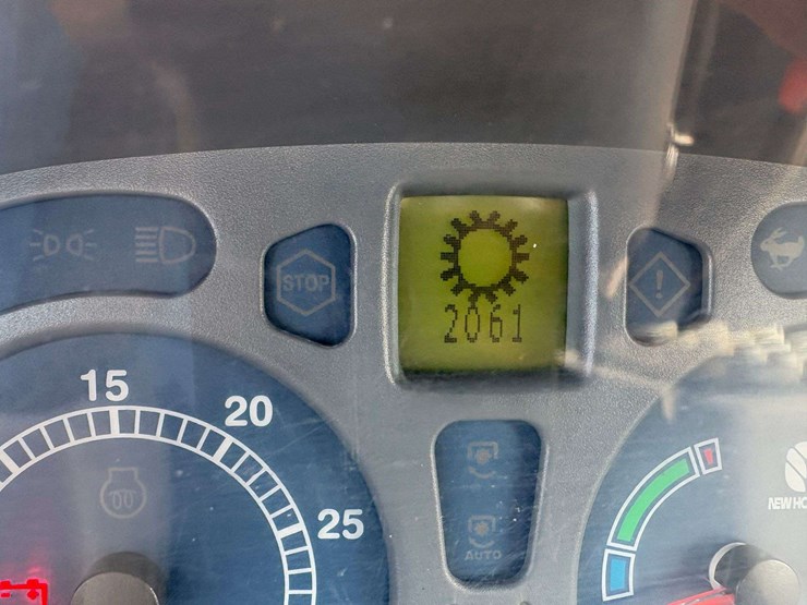 2006-new-holland-tl100a-image-35