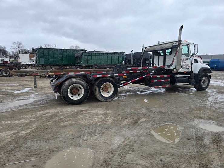 #22591-•-2007-mack-cv713-granite-roll-off-truck-image-11