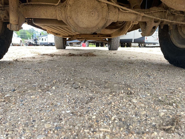 2011-chevrolet-silverado-1500-image-24